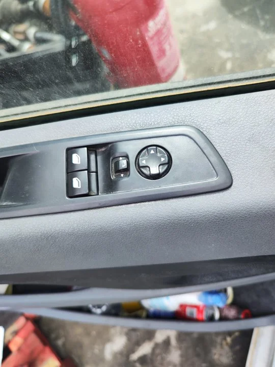 Foto de MANDO ELEVALUNAS DELANTERO IZQUIERDO FIAT SCUDO (506) FURGON 1.5 (100 CV / 75 KW) referencia 96784561ZD
