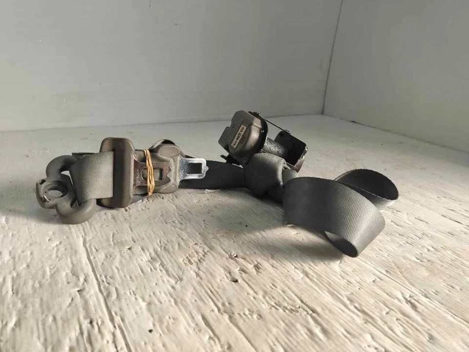Foto de CINTURON SEGURIDAD DELANTERO DERECHO DAEWOO KALOS 1.2 CAT (72 CV / 53 KW) referencia 96410118