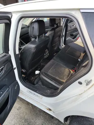 Foto de GOMAS CONTORNO PUERTA RENAULT TALISMAN SPORT TOURER 1.6 dCi Diesel FAP Energy (131 CV / 96 KW) referencia 769241987R