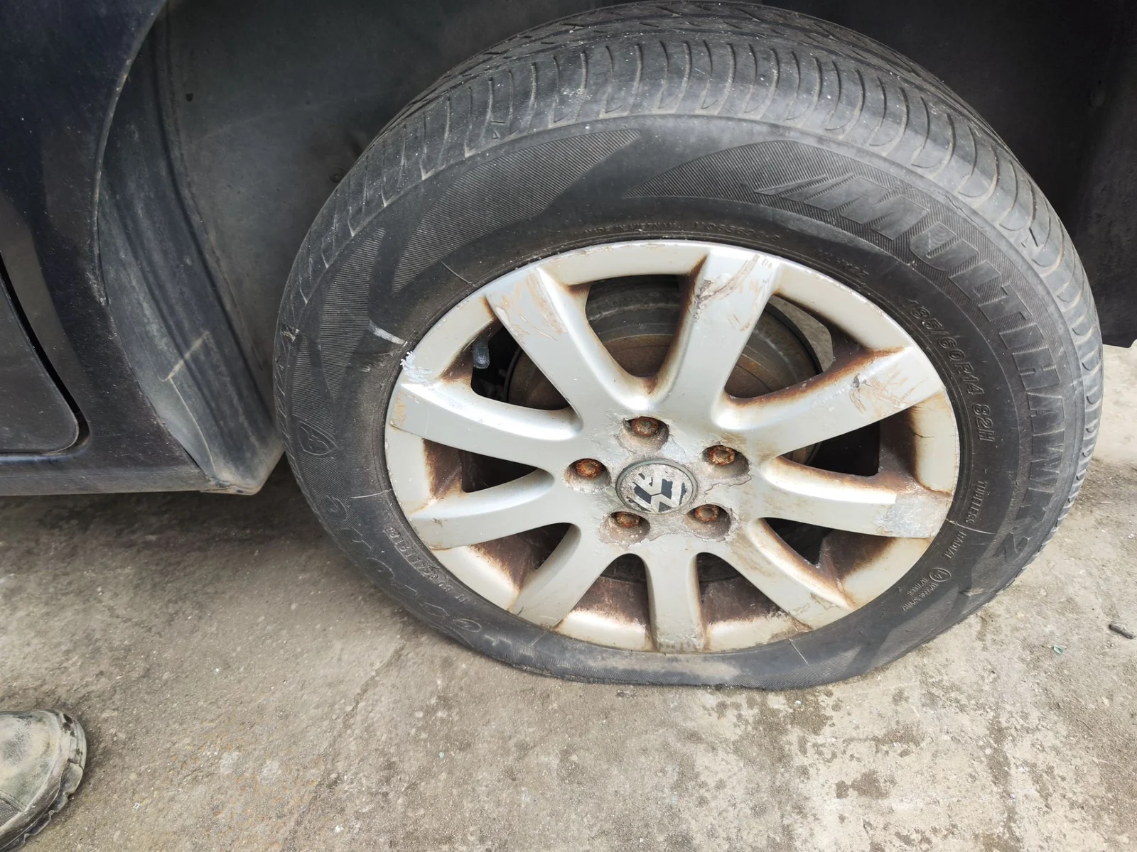 Foto de LLANTA VOLKSWAGEN POLO IV (9N1) 1.4 16V (75 CV / 55 KW) referencia 6Q0601027P FKZ