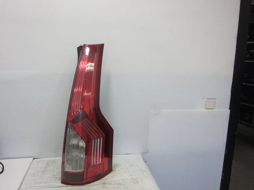 Foto de PILOTO TRASERO DERECHO CITROEN C4 PICASSO 1.6 16V (120 CV / 88 KW) referencia 00946602