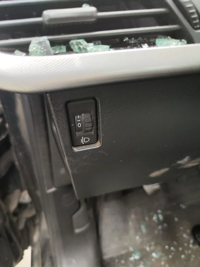 Foto de INTERRUPTOR PEUGEOT 207 1.4 16V CAT (KFU / ET3J4) (88 CV / 65 KW)