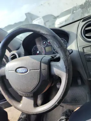 Foto de VOLANTE FORD FIESTA (CBK) 1.4 16V CAT (80 CV / 59 KW) referencia 1232942 foto 4