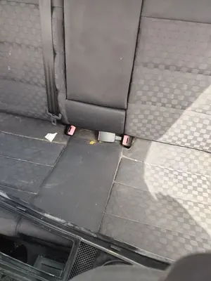 Foto de ENGANCHE CINTURON TRASERO CENTRAL AUDI A6 BERLINA (4B2) 2.5 V6 24V TDI (180 CV / 132 KW)