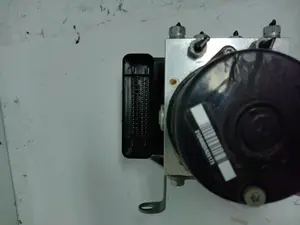 Foto de ABS BMW SERIE 1 BERLINA (E81/E87) 2.0 16V Diesel CAT (116 CV / 85 KW) referencia 3451677715801 foto 2