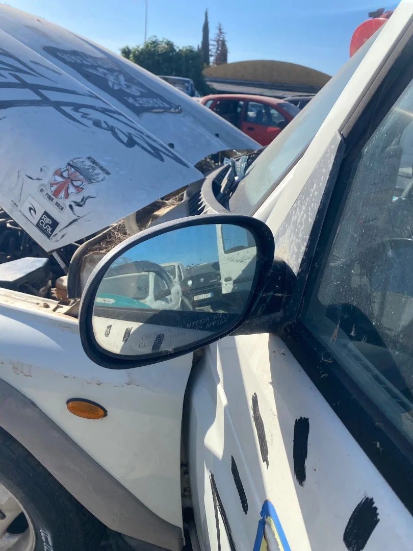 Foto de RETROVISOR IZQUIERDO SSANGYONG KORANDO 2.9 Turbodiesel CAT (120 CV / 88 KW)