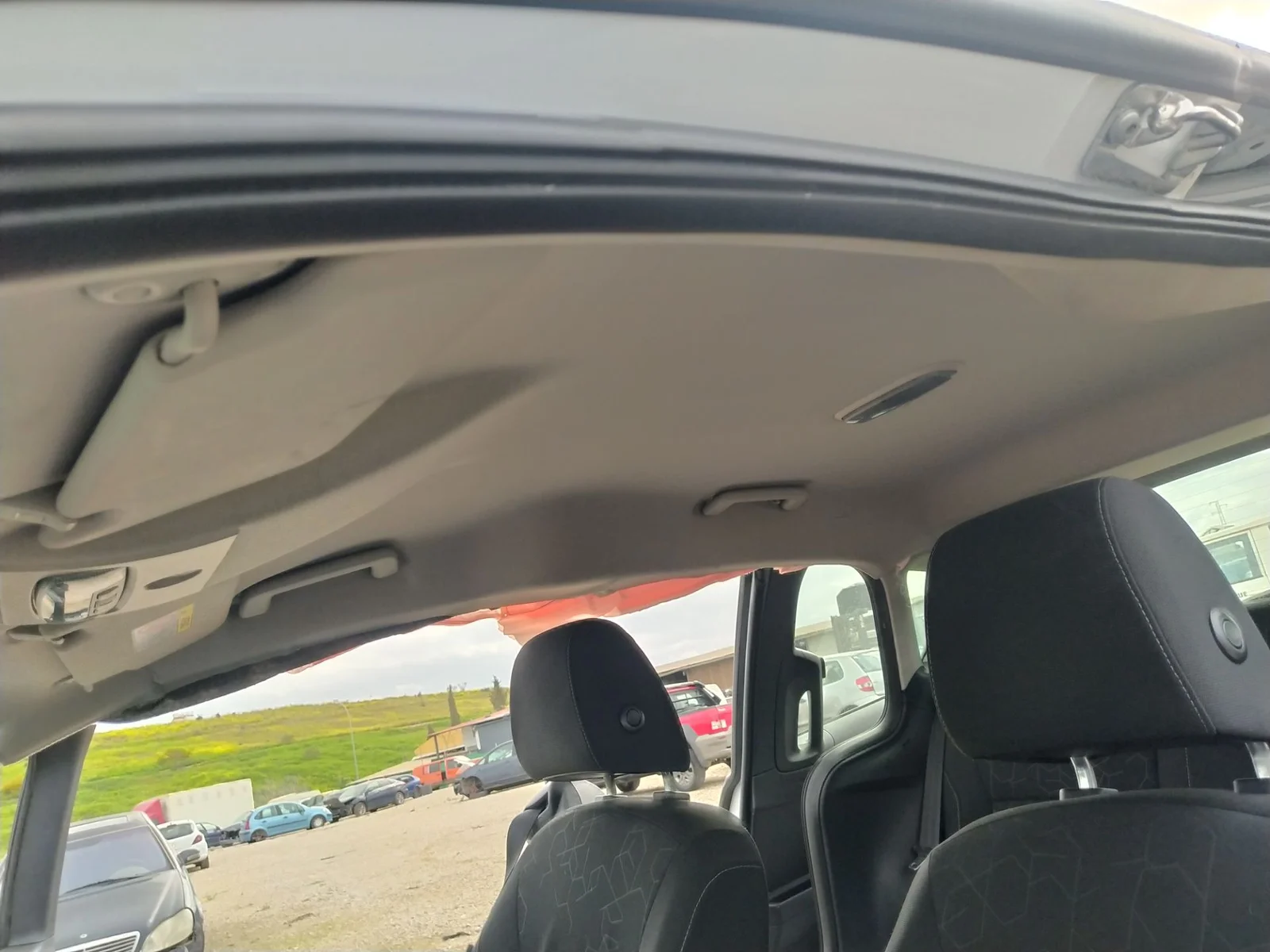 Foto de ASIDERO TECHO TRASERO DERECHO FORD B-MAX (CB2) 1.5 TDCi CAT (95 CV / 70 KW) referencia 1846604