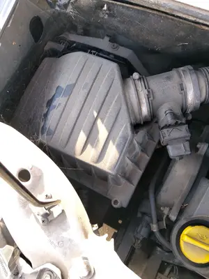 Foto de CAJA FILTRO AIRE OPEL MERIVA 1.7 16V CDTI (101 CV / 74 KW) referencia 13270900