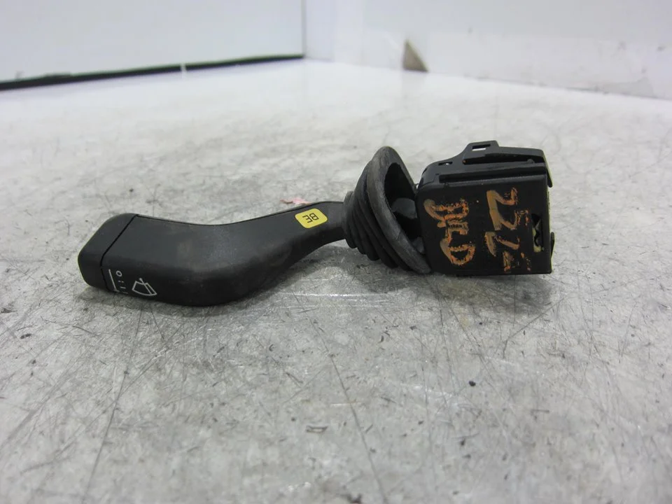 Foto de MANDO LIMPIA OPEL CORSA B 1.7 Diesel (57 CV / 42 KW) referencia 90124931