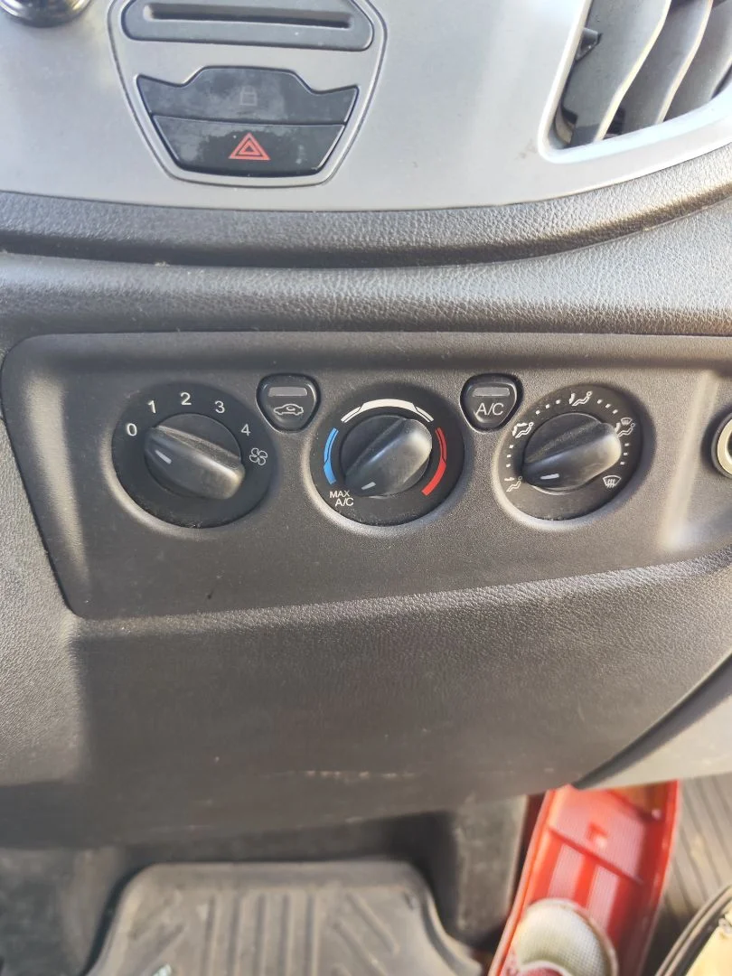 Foto de MANDO CALEFACCION / AIRE ACONDICIONADO FORD TRANSIT CHASIS CABINA (TTG) 2.0 TDCi CAT (170 CV / 125 KW)