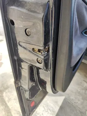 Foto de CERRADURA PUERTA DELANTERA IZQUIERDA VOLKSWAGEN PASSAT VARIANT (3B5) 1.9 TDI (110 CV / 81 KW) referencia 6X1837013C