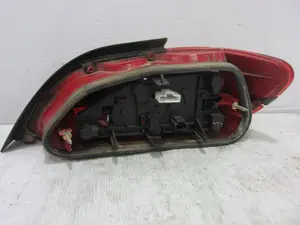 Foto de PILOTO TRASERO IZQUIERDO PEUGEOT 406 BERLINA (S1/S2) 3.0 V6 24V CAT (190 CV / 140 KW) referencia 9630364877 foto 3