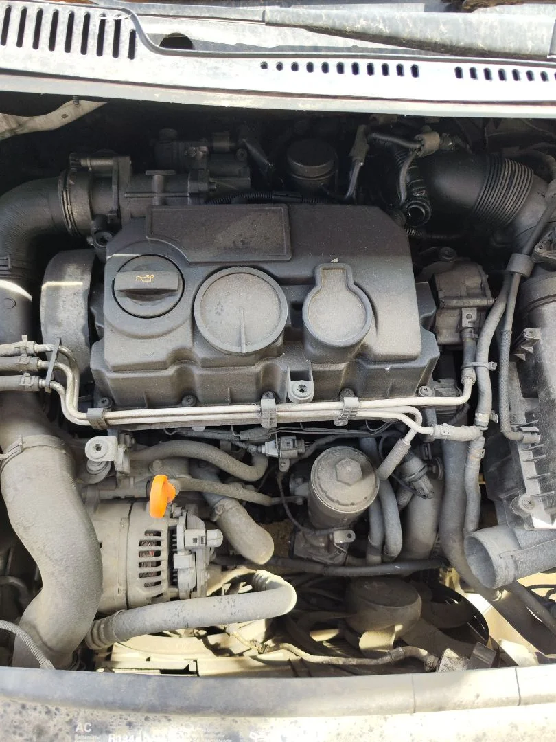 Foto de MOTOR COMPLETO VOLKSWAGEN CADDY (2K)(02.2004) 1.9 TDI (BSU) (75 CV / 55 KW) referencia BSU