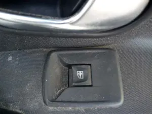Foto de MANDO ELEVALUNAS DELANTERO DERECHO DACIA LOGAN II 1.5 dCi Diesel FAP CAT (90 CV / 66 KW) referencia 254214937R foto 2