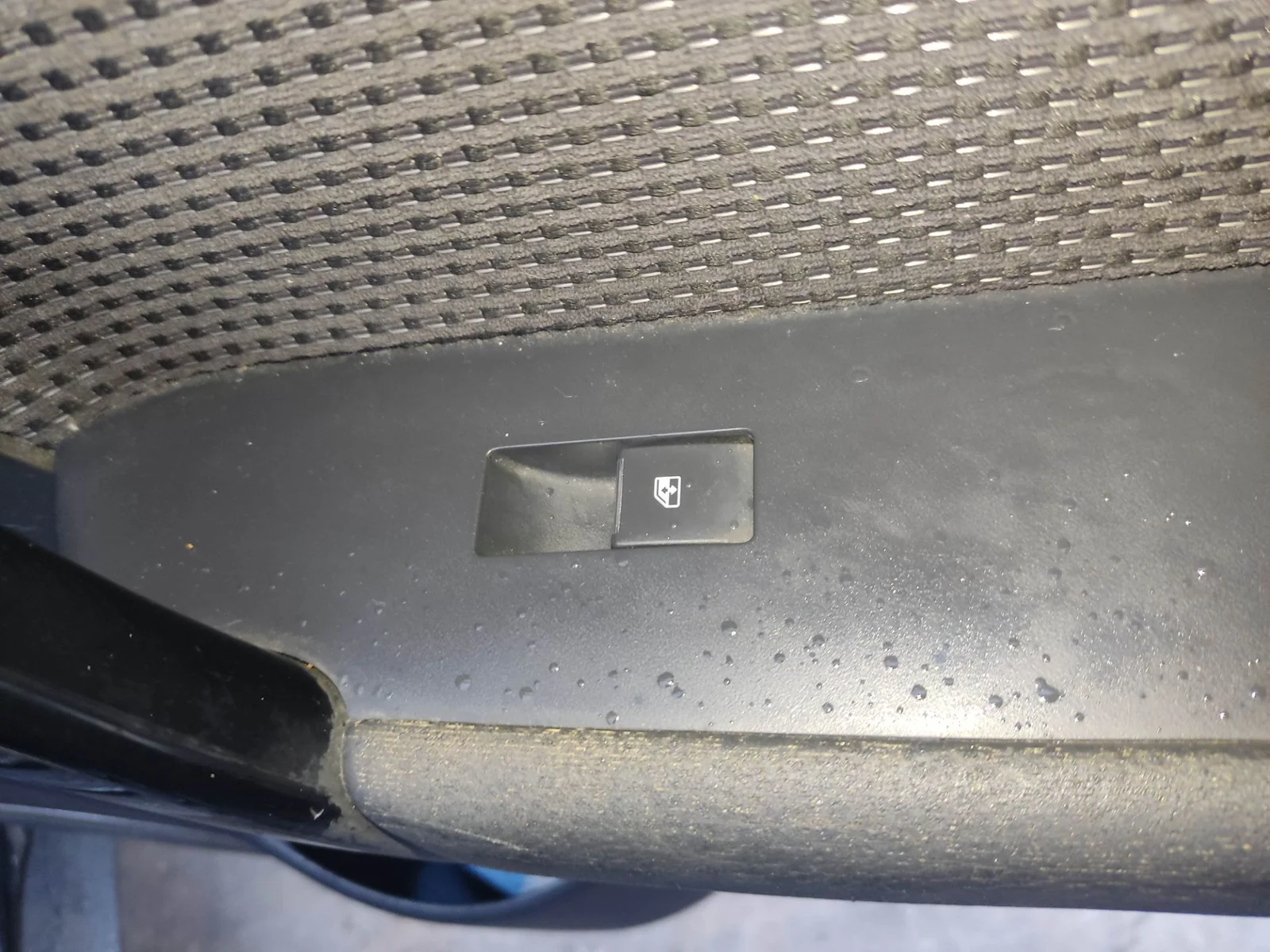Foto de MANDO ELEVALUNAS DELANTERO DERECHO CHEVROLET CAPTIVA 2.0 Diesel CAT (150 CV / 110 KW)