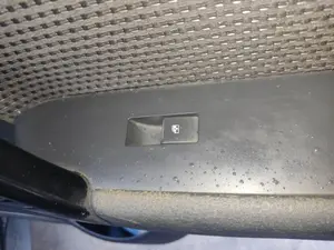 Foto de MANDO ELEVALUNAS DELANTERO DERECHO CHEVROLET CAPTIVA 2.0 Diesel CAT (150 CV / 110 KW)