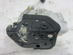 Foto de CERRADURA PUERTA TRASERA DERECHA AUDI A4 BERLINA (8E) 2.0 TDI (140 CV / 103 KW) referencia 8E0839016AA foto 3