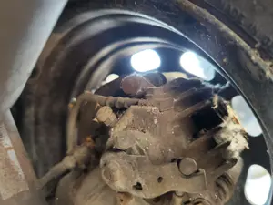 Foto de PINZA DE FRENO TRASERA DERECHA VOLKSWAGEN GOLF IV BERLINA (1J1)(10.1997) 2.0  (116 CV / 85 KW)
