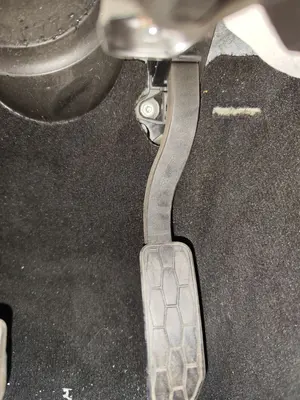 Foto de POTENCIOMETRO PEDAL JAGUAR XE 2.0  Turbo CAT (200 CV / 147 KW) referencia 9X239F832AB