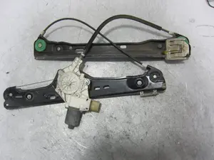 Foto de ELEVALUNAS DELANTERO IZQUIERDO BMW SERIE 3 BERLINA (E90) 2.0 16V Diesel (163 CV / 120 KW) referencia 7140587E
