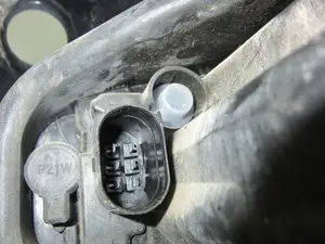 Foto de PILOTO TRASERO IZQUIERDO SEAT IBIZA BERLINA (6J5) referencia 6J4945095K foto 2