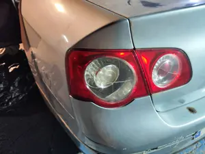 Foto de PILOTO TRASERO IZQUIERDO VOLKSWAGEN PASSAT BERLINA (3C2) 2.0 TDI (140 CV / 103 KW) referencia 3C5945095H