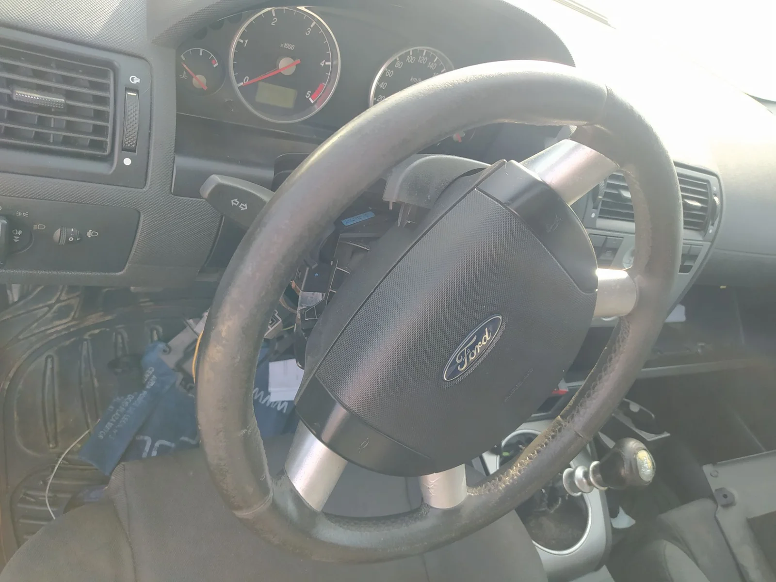 Foto de VOLANTE FORD MONDEO BERLINA (GE) 2.0 TDCi CAT (131 CV / 96 KW) referencia 1220608