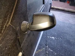 Foto de RETROVISOR IZQUIERDO DACIA DUSTER I 1.2 16V TCE CAT (125 CV / 92 KW)