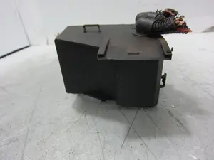 Foto de CAJA RELES / FUSIBLES OPEL ASTRA G BERLINA 1.7 Turbodiesel CAT (X 17 DTL / 2H8) (68 CV / 50 KW) referencia 96560119 foto 2