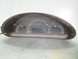 Foto de CUADRO INSTRUMENTOS MERCEDES-BENZ CLASE C (BM 203) BERLINA referencia 88311323