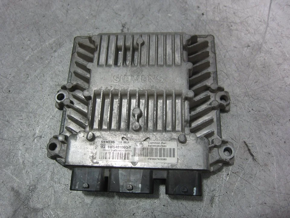 Foto de CENTRALITA MOTOR UCE CITROEN XSARA COUPE 2.0 HDi CAT (RHY / DW10TD) (90 CV / 66 KW) referencia 9647423380