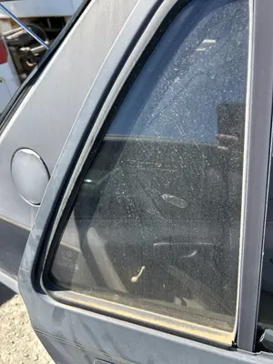 Foto de LUNA CUSTODIA TRASERA DERECHA PEUGEOT 309 1.6  (88 CV / 65 KW)