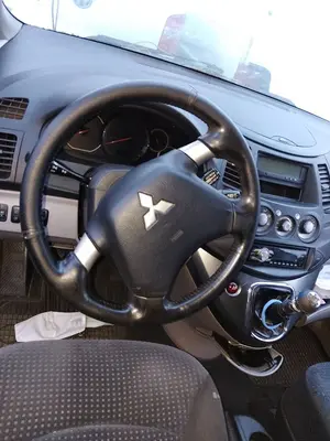 Foto de VOLANTE MITSUBISHI GRANDIS (NA0W) 2.0 DI-D CAT (136 CV / 100 KW) foto 2