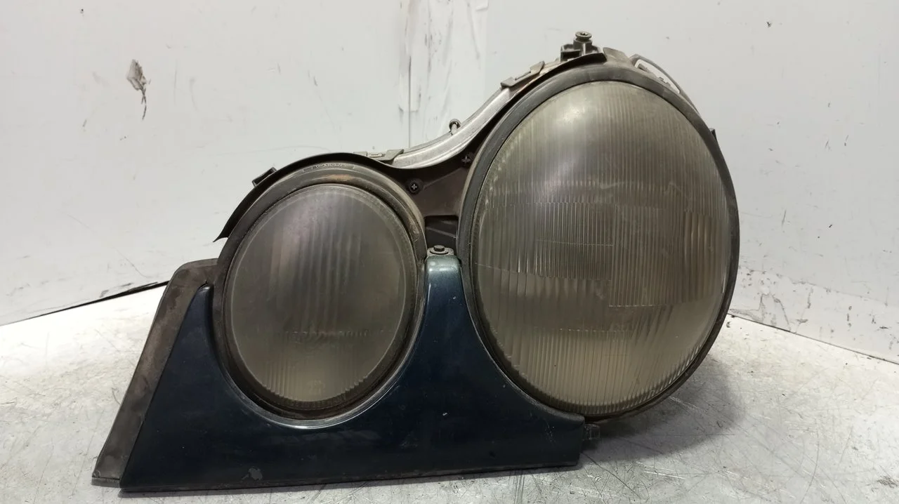 Foto de FARO IZQUIERDO MERCEDES-BENZ CLASE E (BM 210) BERLINA 3.0 Turbodiesel CAT (177 CV / 130 KW) referencia 14434500