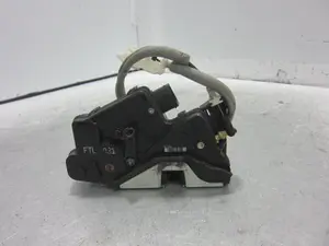 Foto de CERRADURA PUERTA DELANTERA IZQUIERDA BMW SERIE 3 BERLINA (E46) 2.0 16V Diesel CAT (136 CV / 100 KW) referencia 51217011241 foto 3