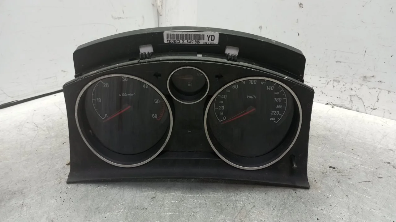 Foto de CUADRO INSTRUMENTOS OPEL ZAFIRA B 1.7 16V CDTI (110 CV / 81 KW) referencia 13309003