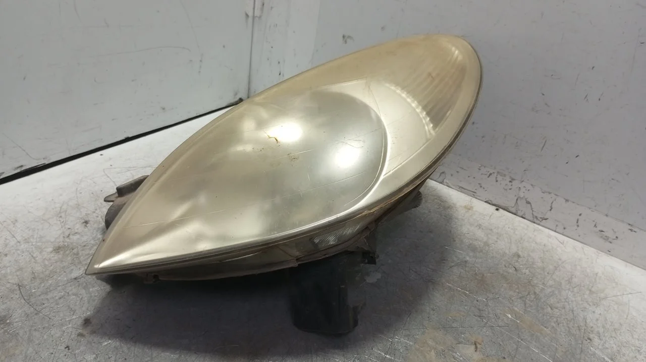 Foto de FARO IZQUIERDO CITROEN XSARA PICASSO 1.6 16V HDi (90 CV / 66 KW) referencia 9649557480