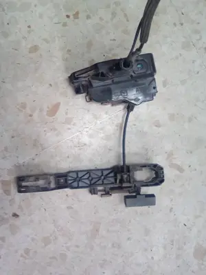 Foto de CERRADURA PUERTA DELANTERA DERECHA RENAULT LAGUNA II (BG0) referencia 8200000662