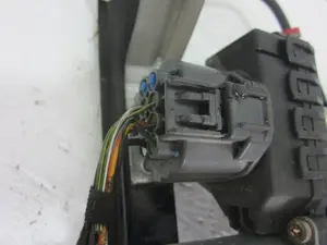 Foto de ELEVALUNAS DELANTERO IZQUIERDO FORD MONDEO BERLINA (GE) 3.0 V6 24V CAT (226 CV / 166 KW) referencia 130821770 foto 4