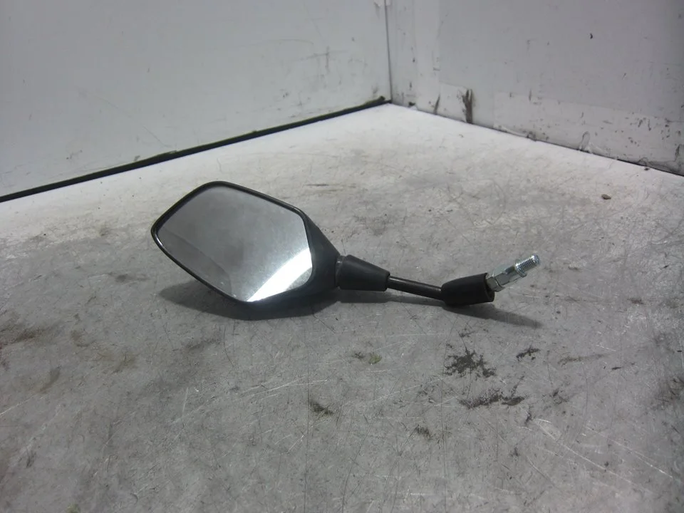 Foto de RETROVISOR DERECHO HONDA PCX 125 125 cm3 - 9 kW (12 CV / 9 KW) referencia E9001458
