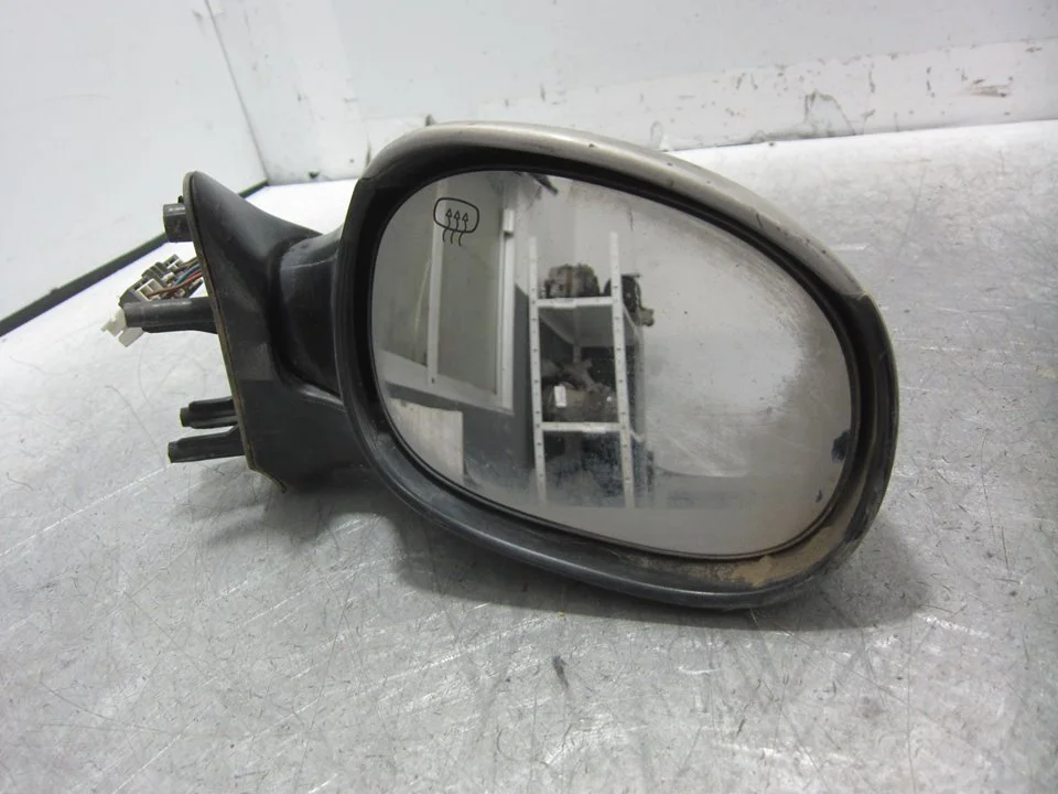 Foto de RETROVISOR DERECHO CITROEN XSARA PICASSO 1.6 (95 CV / 70 KW) referencia E2018015