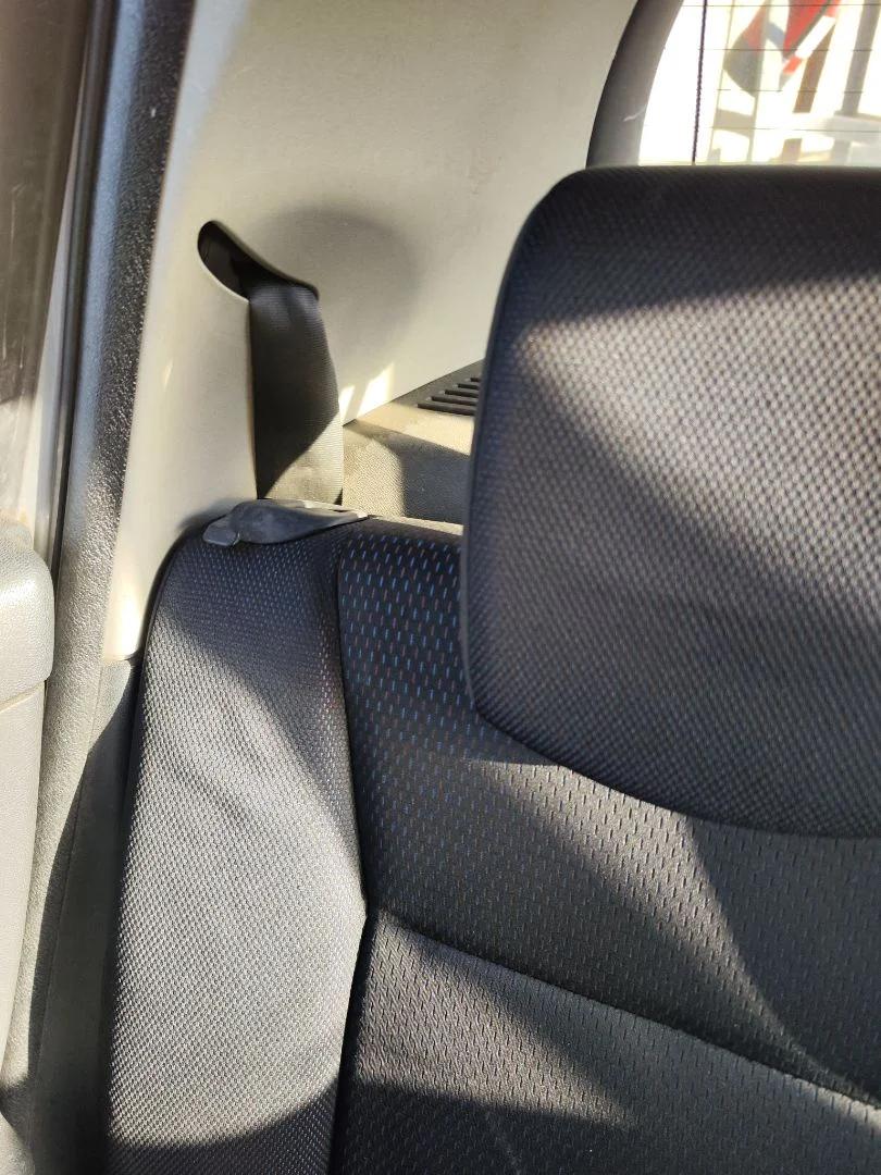 Foto de CINTURON SEGURIDAD TRASERO IZQUIERDO RENAULT CLIO III 1.4 16V (98 CV / 72 KW)
