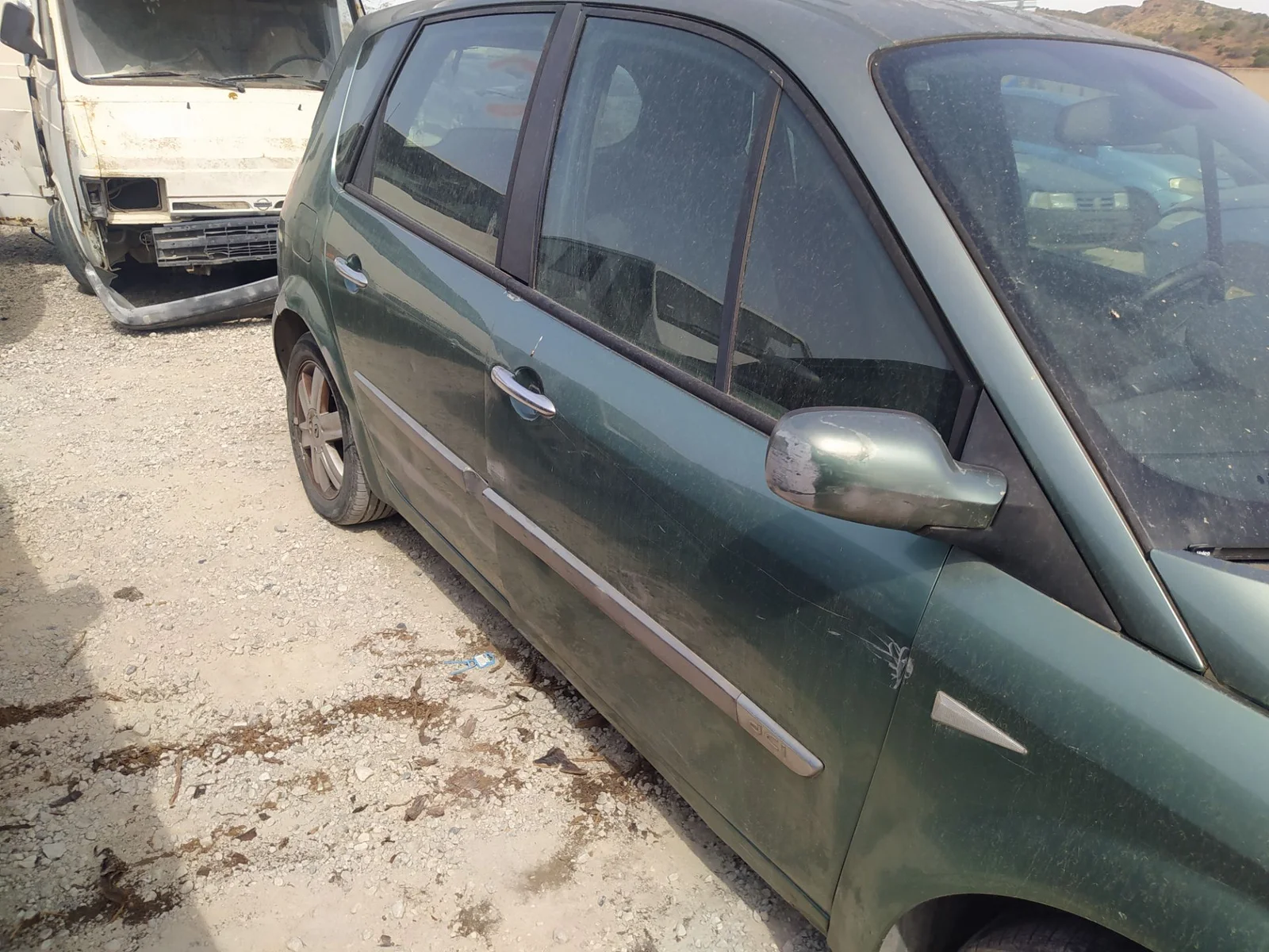 Foto de LUNA DELANTERA DERECHA RENAULT SCENIC II (JM) 1.5 dCi Diesel (101 CV / 74 KW) referencia 8200120588
