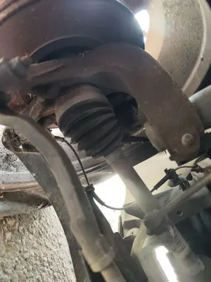 Foto de PINZA DE FRENO DELANTERA IZQUIERDA RENAULT MEGANE II GRANDTOUR 1.5 dCi Diesel CAT (86 CV / 63 KW)