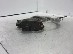 Foto de CERRADURA PUERTA TRASERA IZQUIERDA MERCEDES-BENZ CLASE A (BM 168) referencia 456207003001