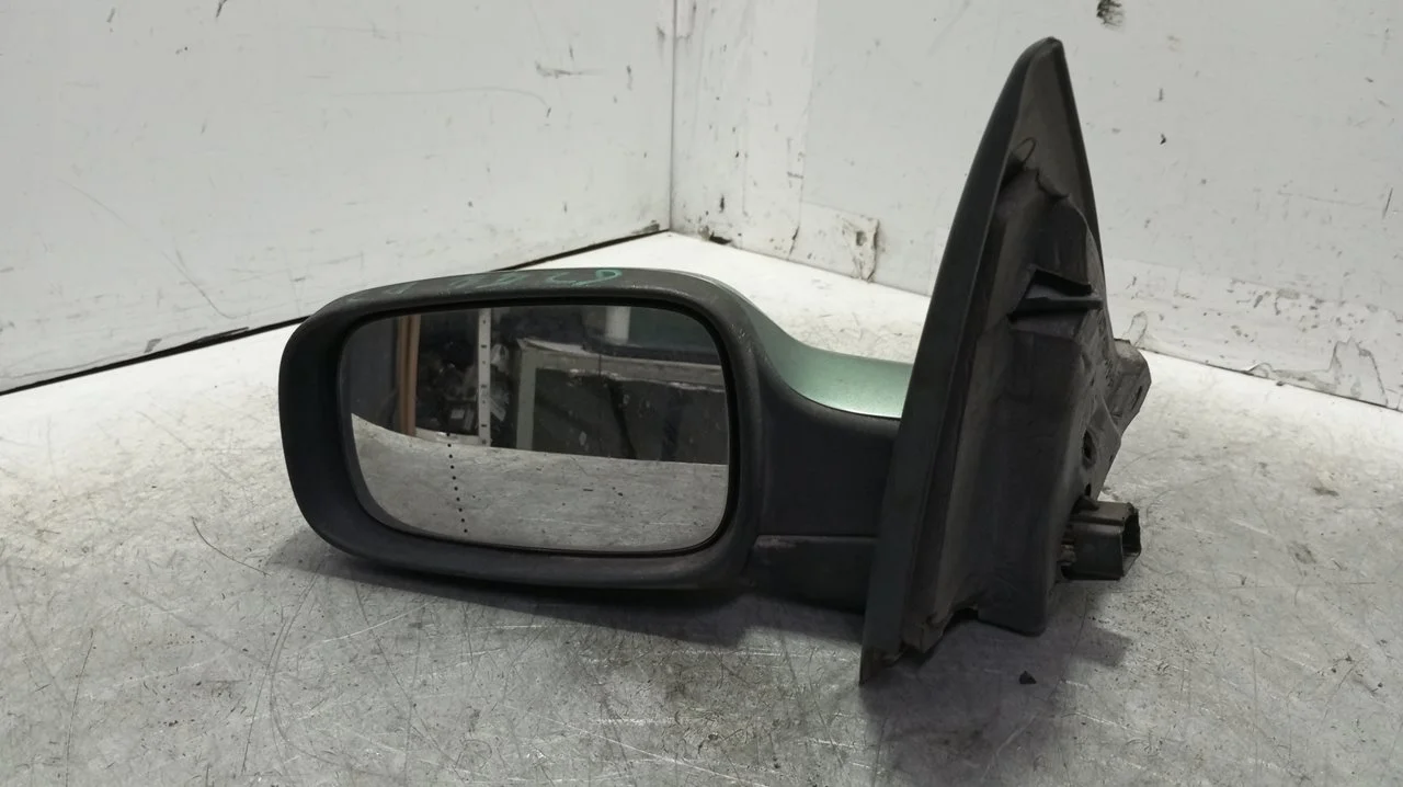 Foto de RETROVISOR IZQUIERDO RENAULT MEGANE II CLASSIC BERLINA 1.5 dCi Diesel (106 CV / 78 KW) referencia 8200219925