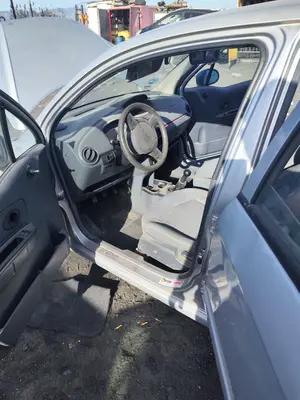 Foto de GOMAS CONTORNO PUERTA CHEVROLET MATIZ 0.8 CAT (52 CV / 38 KW)