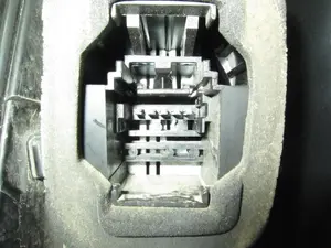 Foto de PILOTO TRASERO DERECHO RENAULT ESPACE IV (JK0) 2.0 16V Turbo (170 CV / 125 KW) referencia 8200394724 foto 7