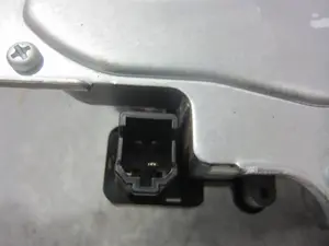 Foto de MOTOR LIMPIA TRASERO SUZUKI SX4 (RW/EY) 1.6 16V CAT (107 CV / 79 KW) referencia 3881079J01 foto 3