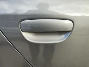 Foto de MANETA EXTERIOR TRASERA DERECHA AUDI A6 BERLINA (4B2) 2.5 V6 24V TDI (150 CV / 110 KW) referencia 4B0839208  FKZ foto 4